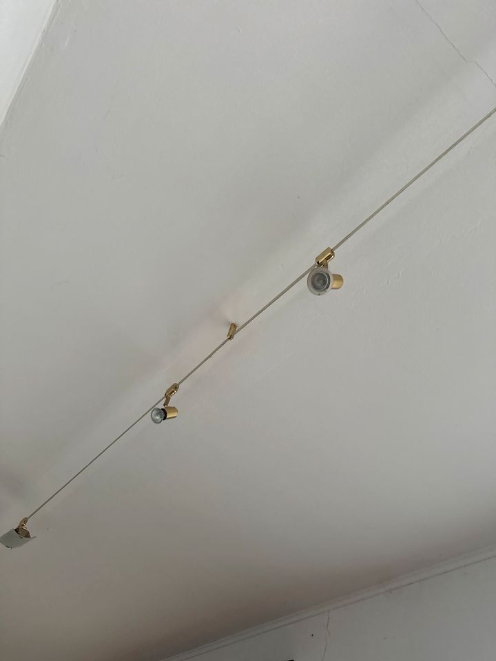 Licht Lampe ca 8 Meter mit einem Anschluss günstig in Ergolding