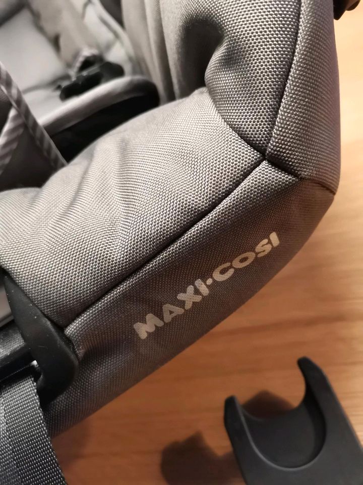 Maxi Cosi Citi Babyschale inkl. Kinderwagen Adapter in Mainburg