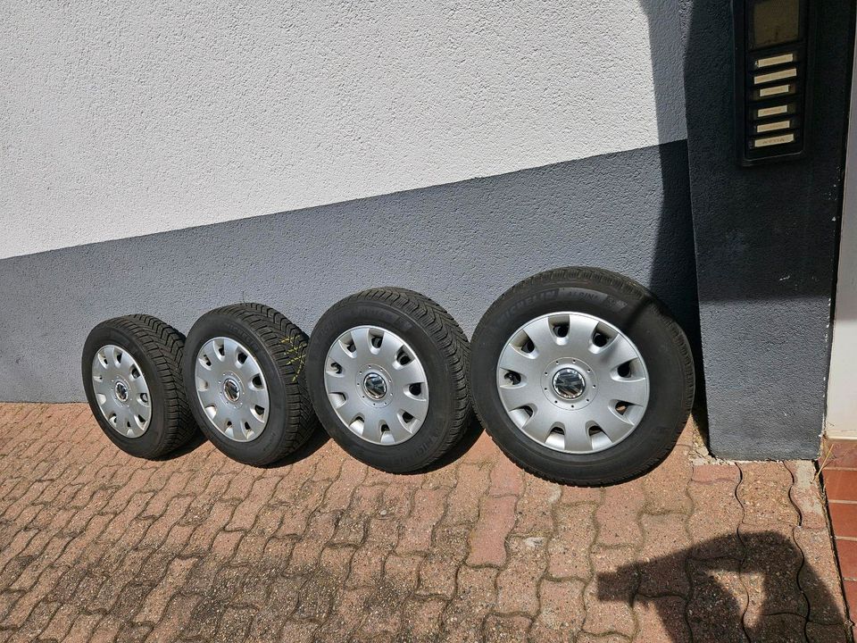 MICHELIN  Neue-Reifen mit Felgen 195/65 R 15 , 5x112 in Donaueschingen
