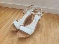 Sandalen von Unisa mit Keilabsatz Gr. 39 TOP München - Hadern Vorschau
