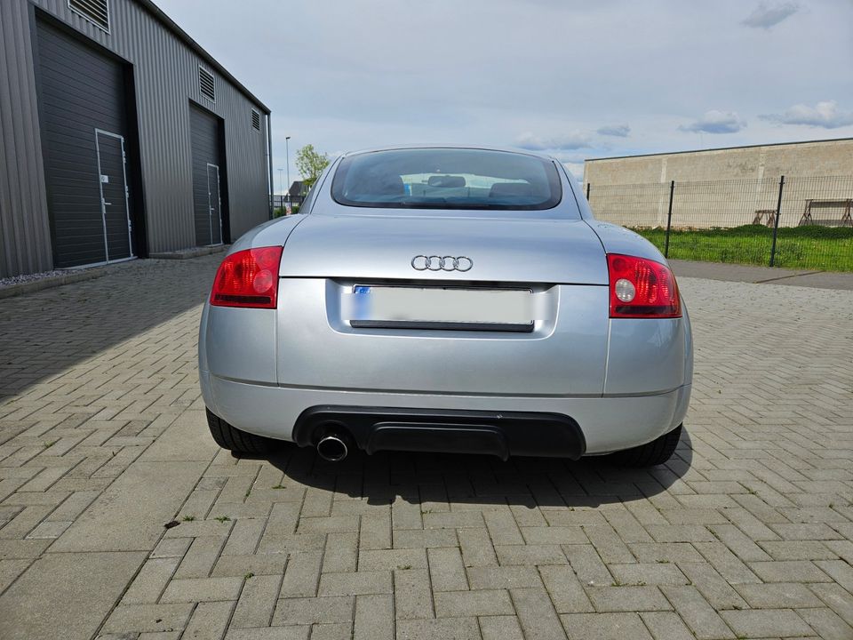 Audi TT 1,8 Turbo 8N in Willich