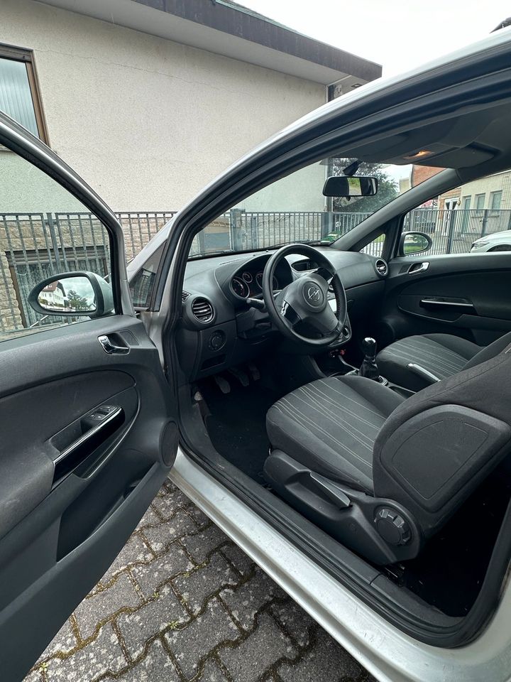 Opel corsa d in Hainburg