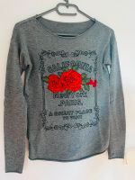 Damen Pullover Langarm grau Gr. M / 38  Rose Perlen Schriftzug Leipzig - Lindenthal Vorschau