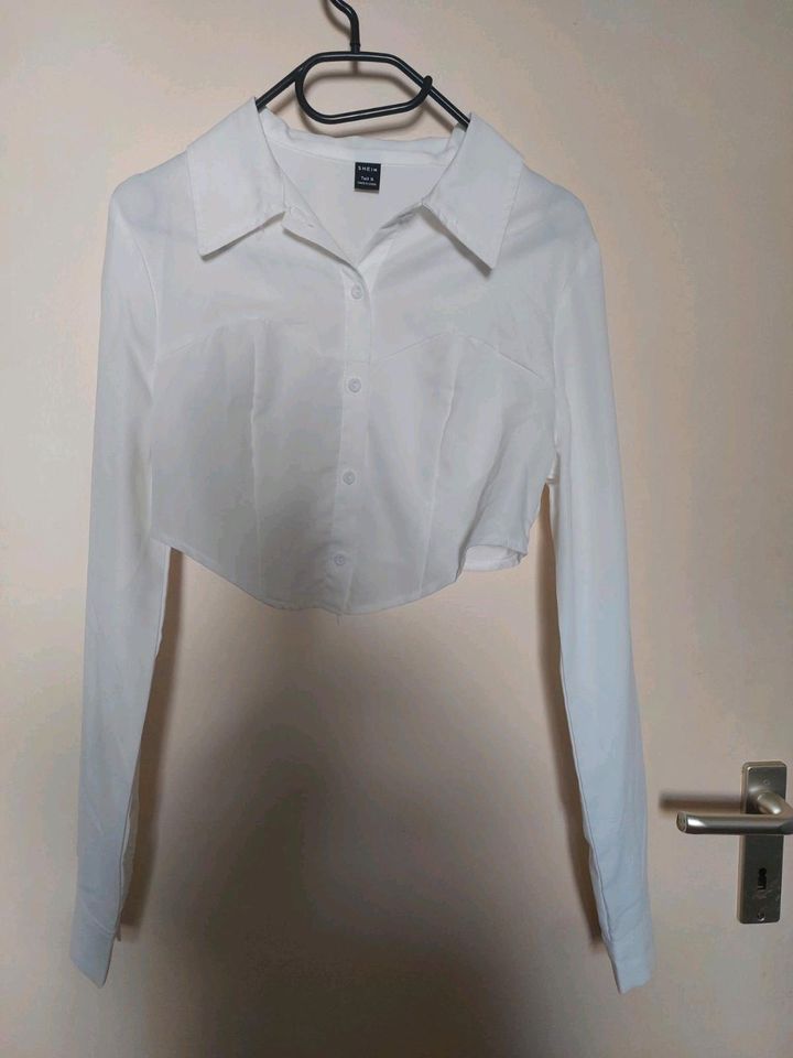 Shein Tall Asymmetrical Hem Crop Shirt in Unna