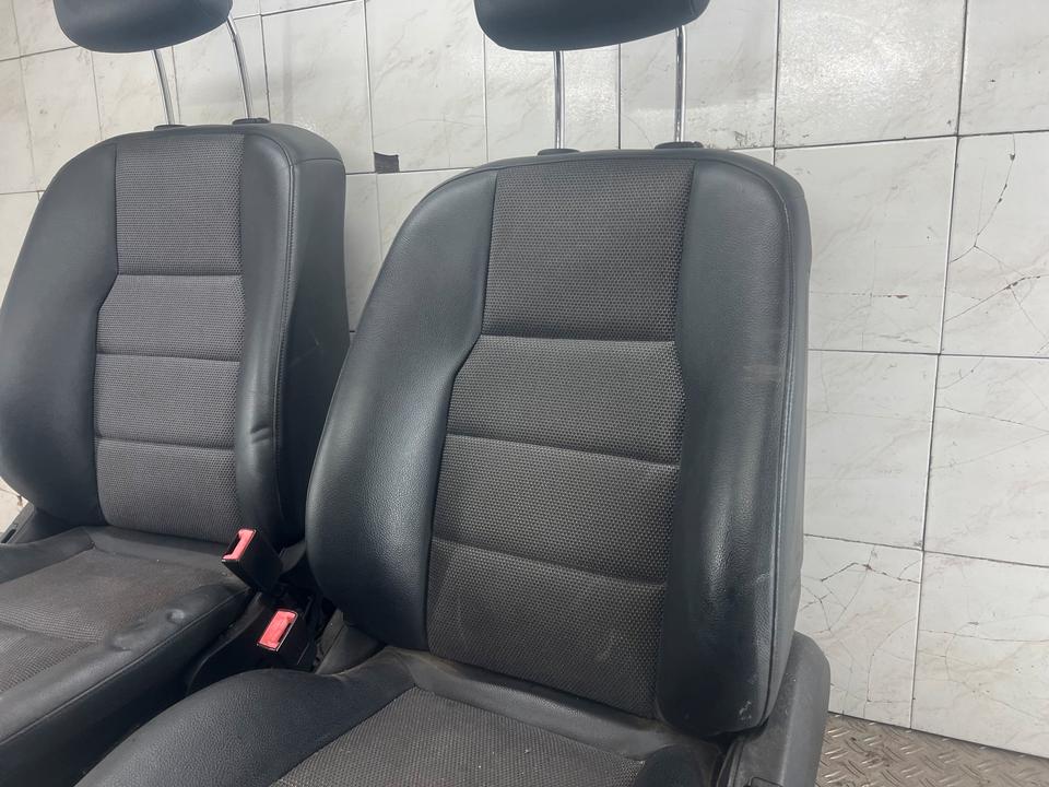 Fahrersitz Beifahrersitz Sitze vorne Mercedes C-Klasse W204 in Remscheid