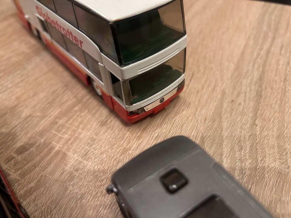 Siku Bus, Bahn, Wohnwagen, Anhänger 1:87 und 1:55 in Lüdenscheid