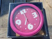 Uhr,Wanduhr,groß,pink,rosa,weiß,neu, unbenutzt, in OVP! Bonn - Bonn-Zentrum Vorschau