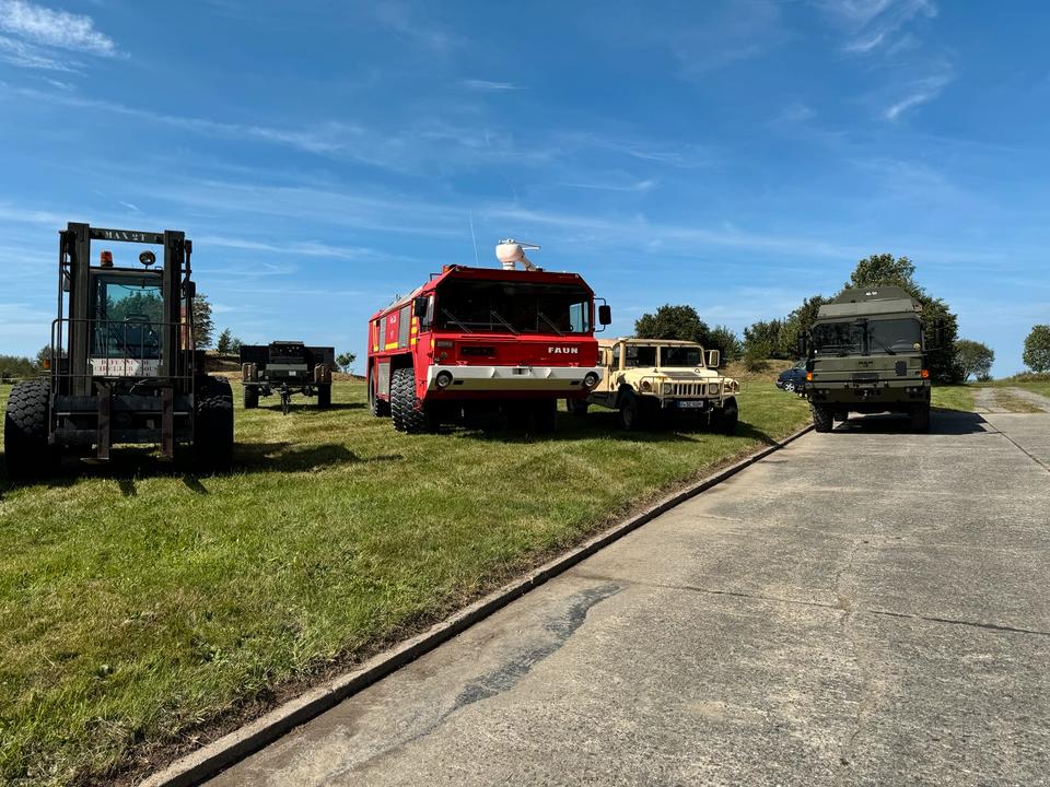 NVA DDR Bundeswehr US Army Treffen W50 Ural Trabant Humvee in Markneukirchen