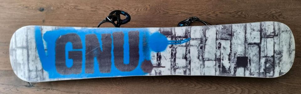 Snowboard gnu carbon credit 156cm in Eppingen