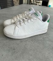 Adidas Sneaker Turnschuhe Gr.34 Nordrhein-Westfalen - Moers Vorschau