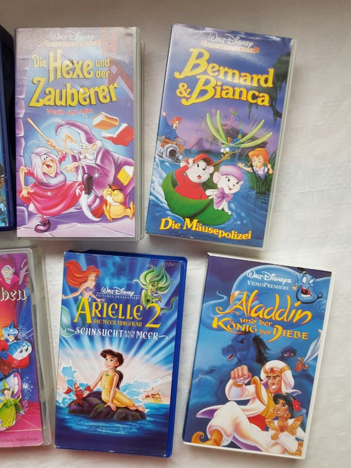 gebr. alte VHS Casetten 12 Stück Kinderfilme Video Kassetten in Castrop-Rauxel