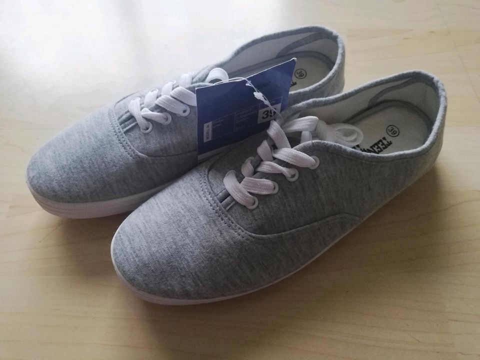 Graue Sneaker von Teens & Tens / Aldi, Gr. 39, Neu, Damen in  Baden-Württemberg - Göppingen | eBay Kleinanzeigen ist jetzt Kleinanzeigen