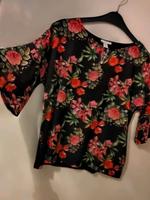 Amisu wunderschöne Bluse Blumenmuster Neustadt - Huckelriede Vorschau