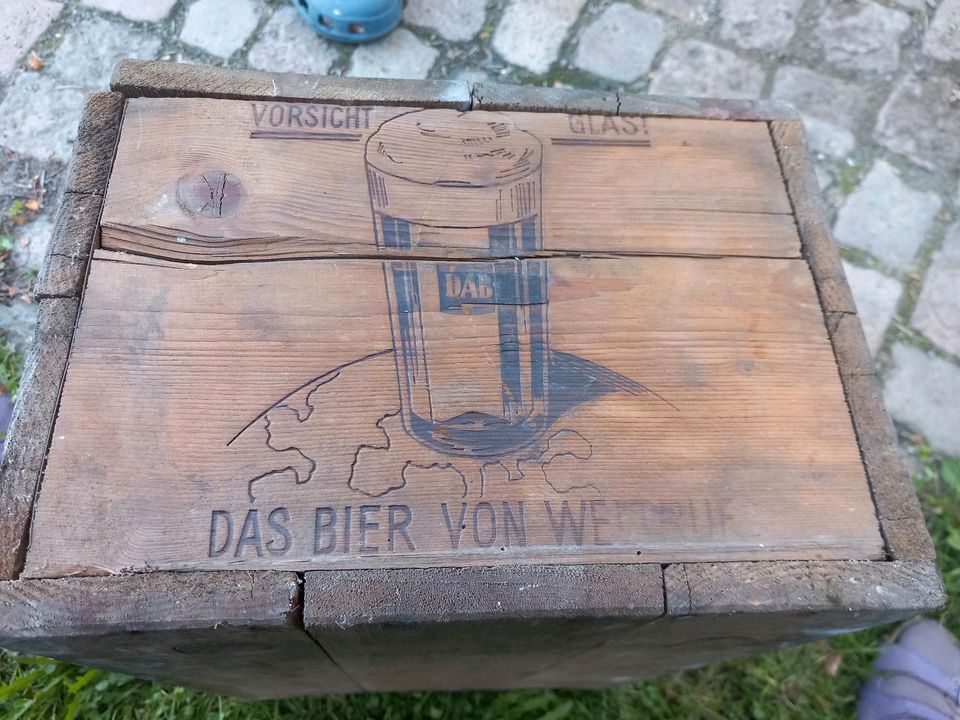 Antiker Bierkasten von DAB in Wilkau-Haßlau