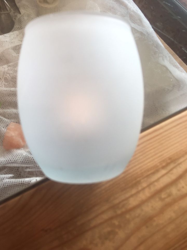 Teelichtglas milchiges Glas inkl. LED Kerze in Lübeck