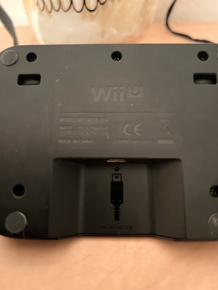 Wii U Halterungen original in Söchtenau