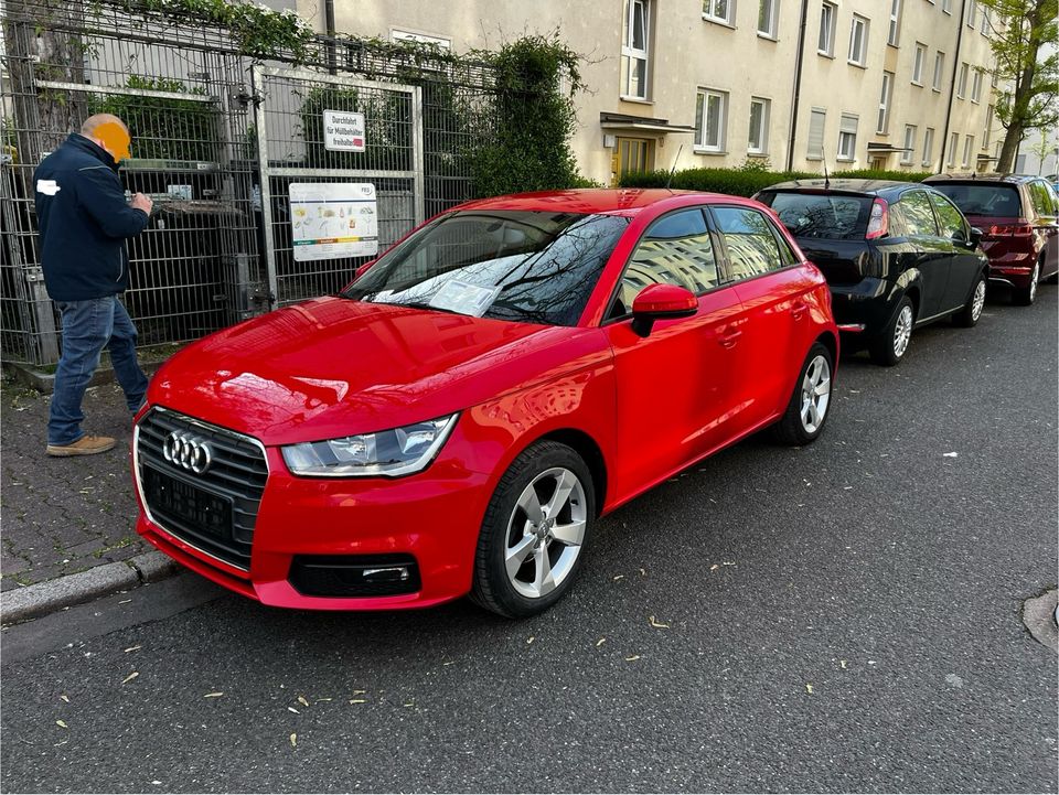 Audi A1_ 1,0 TFSI ( sport ) in Frankfurt am Main