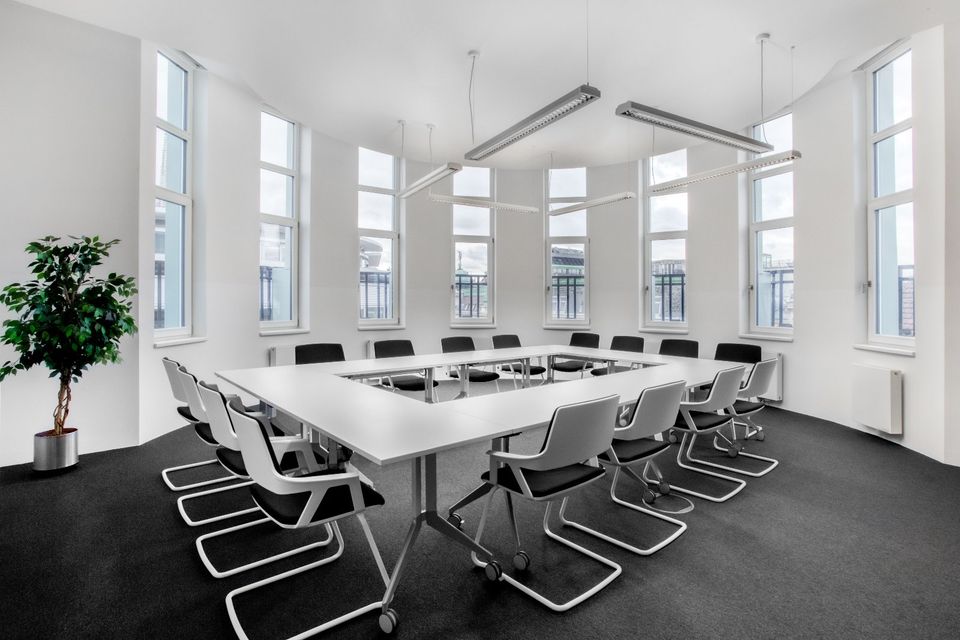 Privater Büroraum für 3 Personen 15 sqm in Regus Business Park in Eschborn