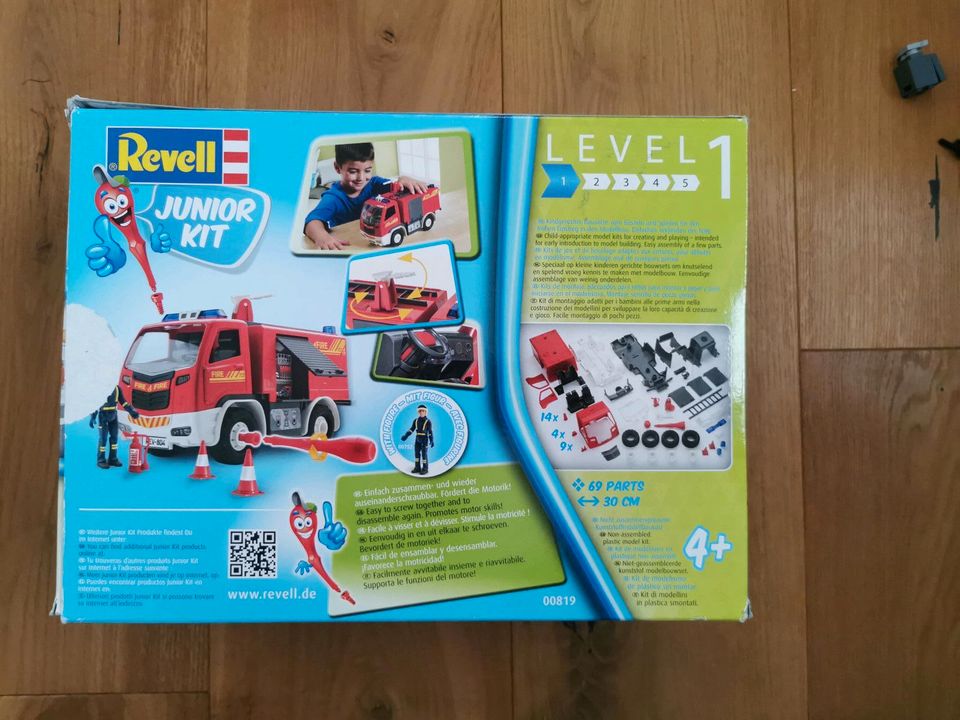 Revell Junior Kit Feuerwehrauto 00819 vollständig in Oberpleichfeld