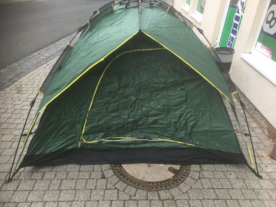 Wurfzelt / Zelt/ Angelzelt 4 Personen OVP Neu !! in Frankfurt am Main