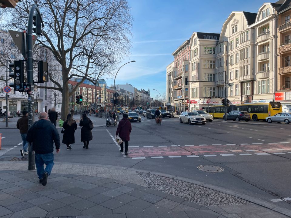 Ladenfläche mit großer Schaufensterfront direkt an der Hauptstraße! in Berlin