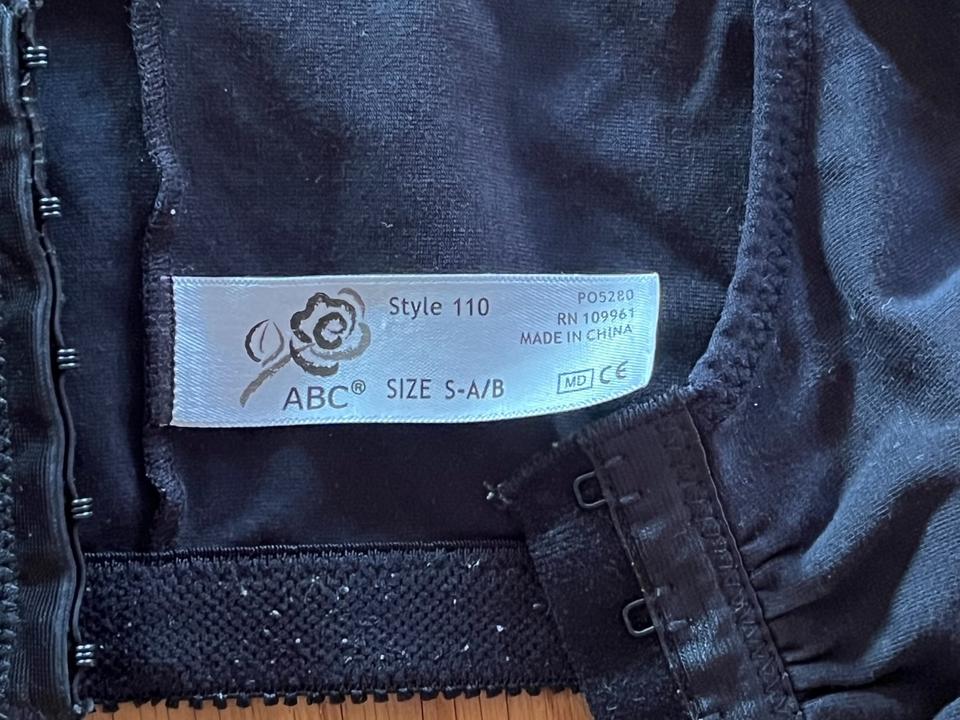 Erstversorgungs BH Grösse S mit Taschen für Prothese in Göhren