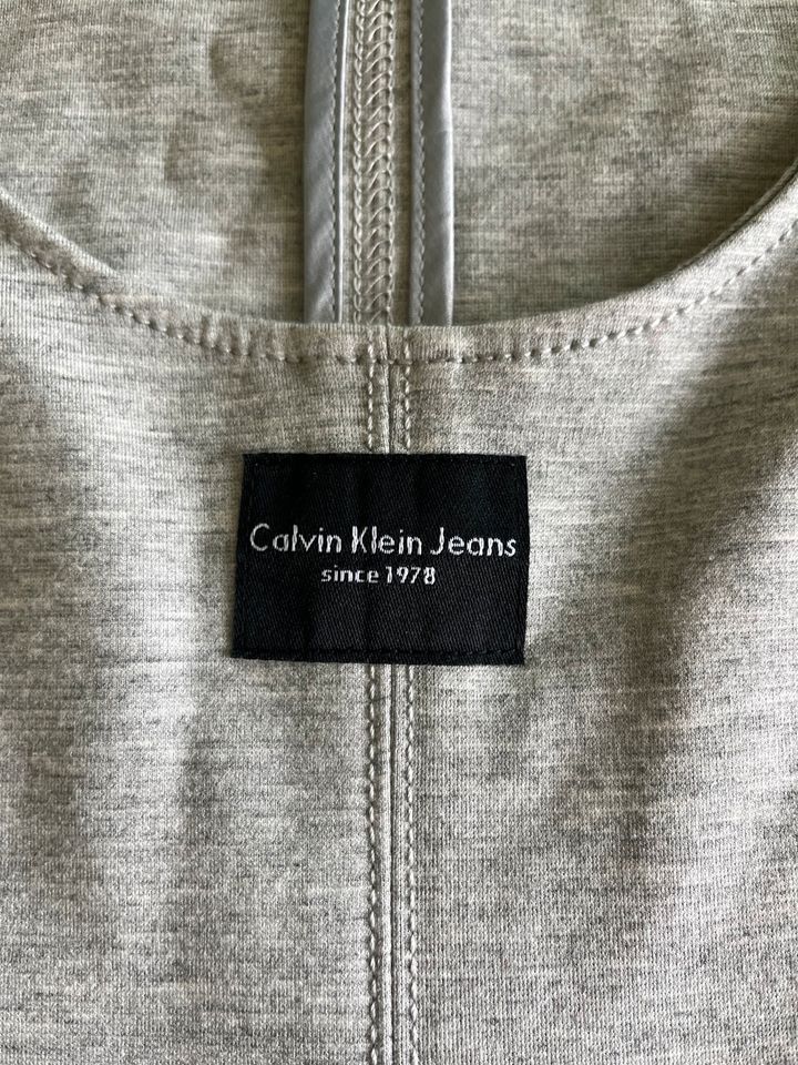 Neu Calvin Klein Jeans Kleid Etuikleid Elastan Grau L 38 40 USA in Salzwedel