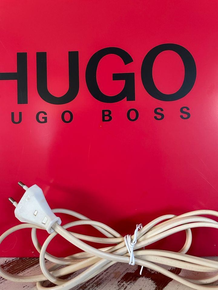 Hugo Boss Lampe Laden Deko Werbung in Garbsen