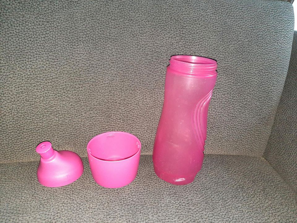 Tupperware  Flasche 750 ml in Petershagen