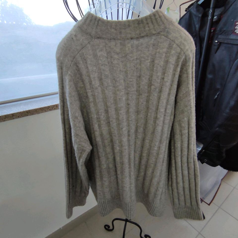 H&M Damenpulli Gr S oversized grau taupe in Sand a. Main