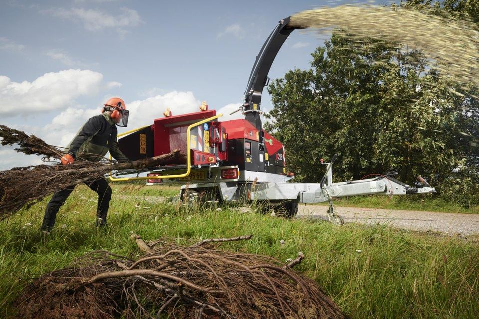 TP 215 MOBILE ZE TANDEM Holzhacker /Holzhäcksler mit Elektromotor in Untermünkheim