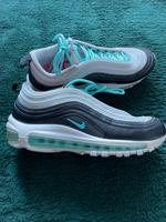 Nike Gr. 39 wie neu Versand Dresden - Strehlen Vorschau