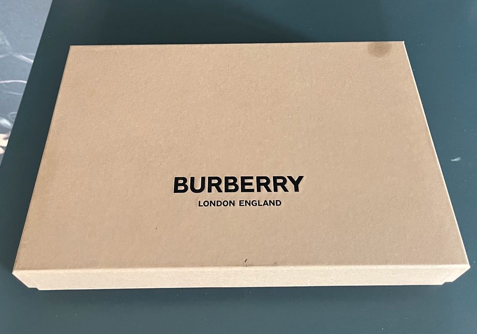 BURBERRY Cashmere-Schal in Hennef (Sieg)