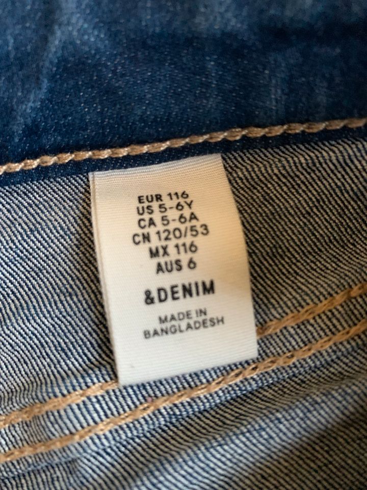 Jeans-Shorts * kurze Hose, dunkelblau in Größe 116 von H&M in Hainichen