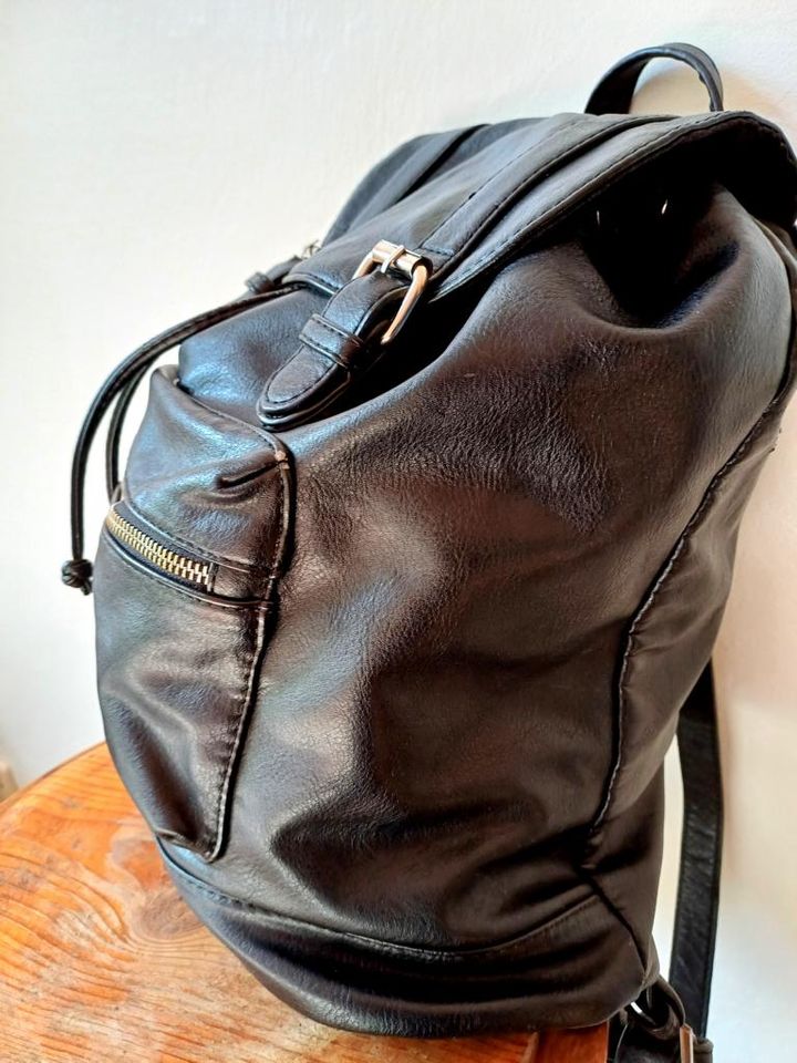 schwarzer Mini Rucksack, Daypack, Umhängetasche, PIMKIE, ca 15 l in Berlin