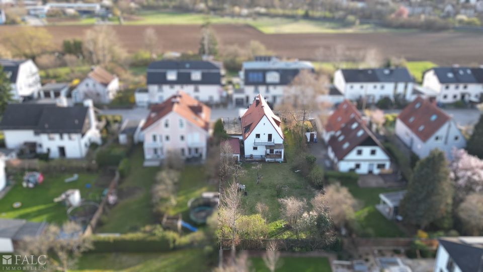 Verwirklichen Sie Ihren Traum vom Eigenheim - Baugrundstück mit Altbestand in München