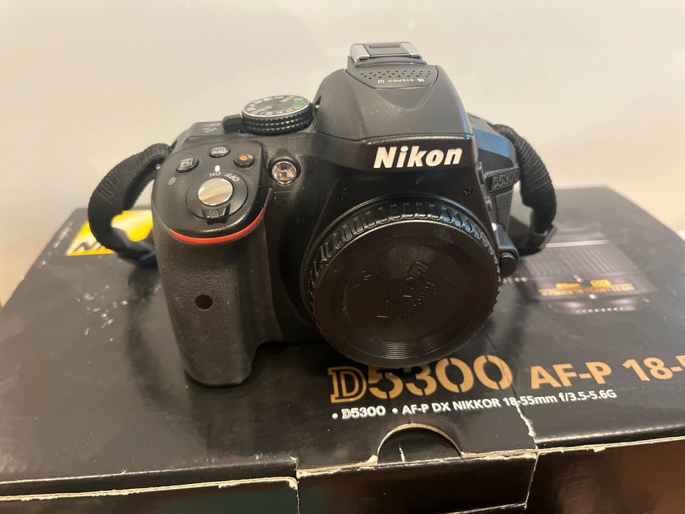 Nikon D5300 SLR-Digitalkamera Kit, Nikon 18-55 + Tamron 18-270 in Hilden