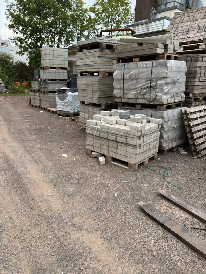 Betonplatten grau 50x50x5 in Bad Oeynhausen