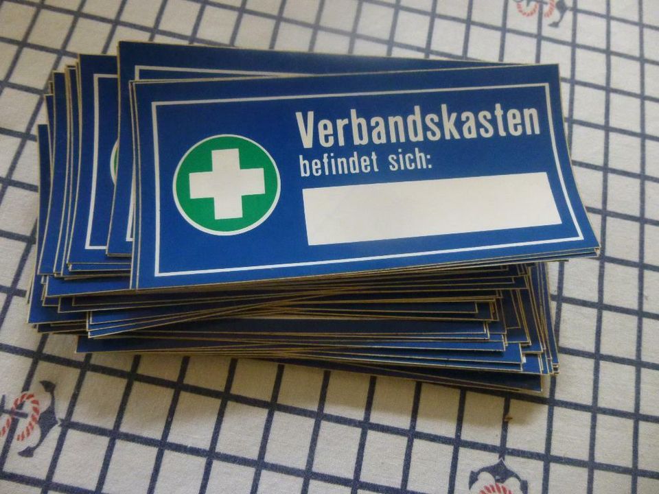 77 Stück Aufkleber, Erste Hilfe, Verbandskasten, 1 Stück 3,- Euro in Großenkneten