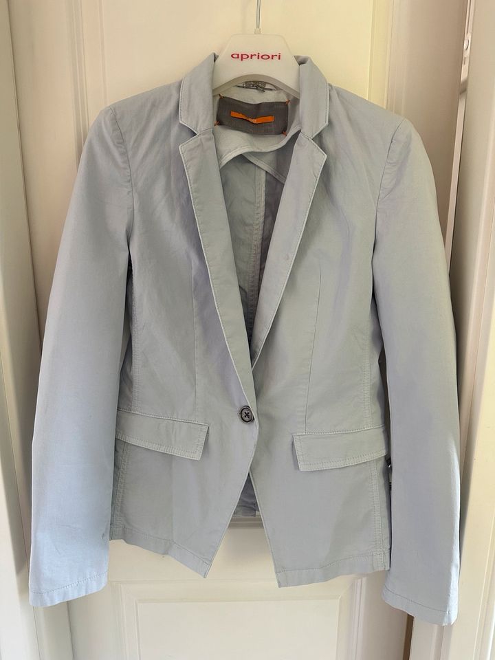 Original Hugo Boss Blazer Jacke blau babyblau Gr.34 S in Berlin