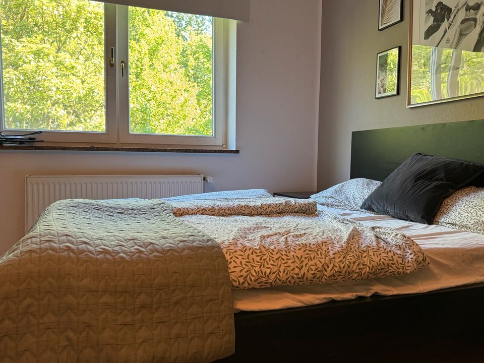 Ikea MALM Bett mit Matratze und Lattenrost in Brake (Unterweser)