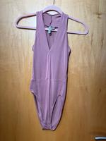 Body H&M DIVIDED Größe XS lila flieder mauve V-Ausschnitt Hessen - Weiterstadt Vorschau