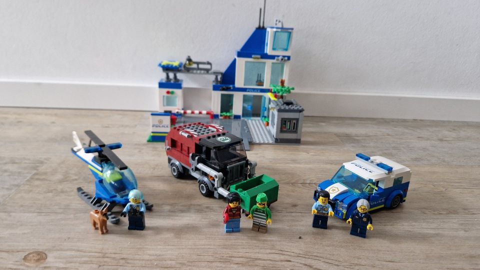 Lego City 60047, 60141, 60246, 60316 Polizeistationen in Leipzig