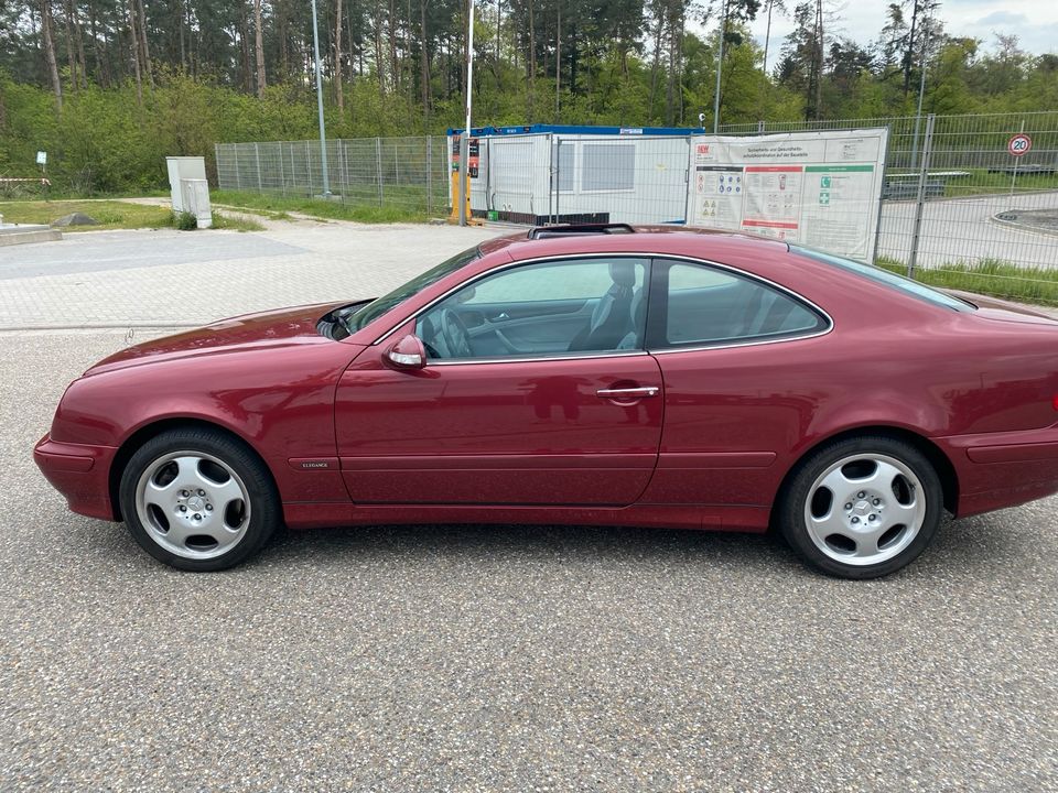 Mercedes Benz CLK Rentnerfahrzeug in Graben-Neudorf