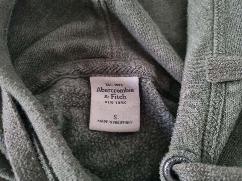 ABERCROMBIE FITCH PULLOVER GR S in Berlin