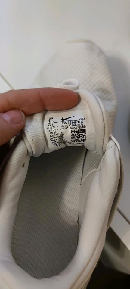 Nike Schuhe Größe 38.5 top Zustand ✅ in Landshut