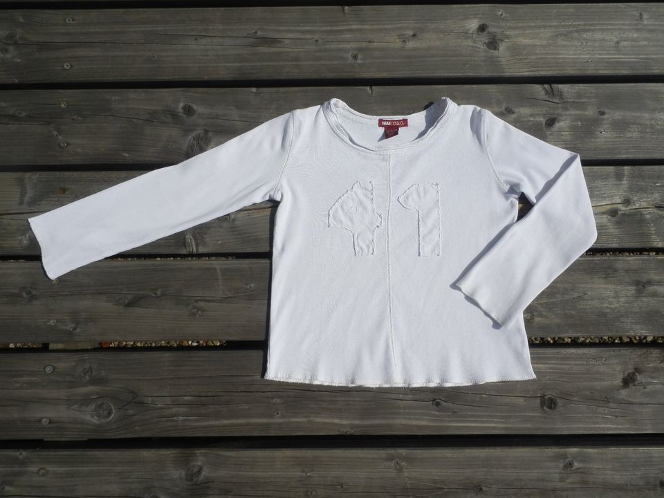 Sportives, besonders hübsches weißes Langarm-Shirt, Größe 110 in Raunheim