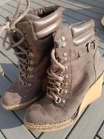 Schnürstiefel mit Keilabsatz Damen Größe 37 Sachsen - Görlitz Vorschau