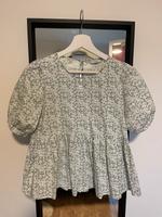 Bluse Volant Puffärmel grün weiß Niedersachsen - Lüneburg Vorschau