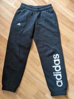 Kinder Adidas Joggingshose Sporthose Gr 140 Baumwolle u Polyester Brandenburg - Hennigsdorf Vorschau